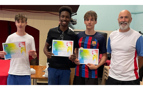 Trois Plumes Rouges pour le LCH Badminton